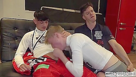 Tranny and cum after a lit hairy pussy