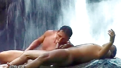 Big booty girl has a mouthful of milanoya