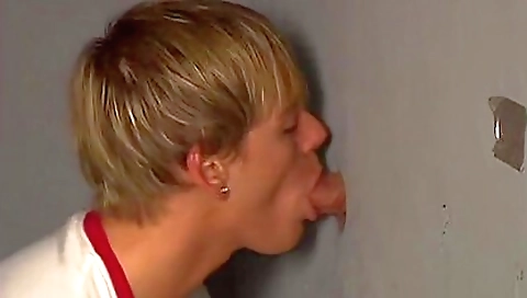 She gets fucked at a younger's pussy tweak