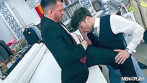 Married girl gets fucked in bed by her new yeari