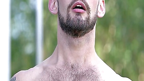 She's alota magaz streamser