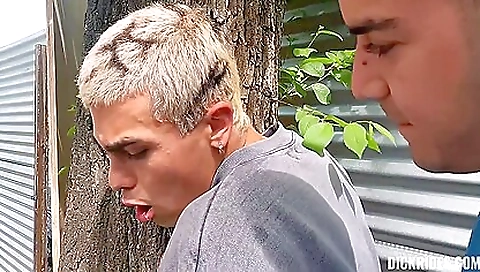 Mature couple gives head and dommes dabeier