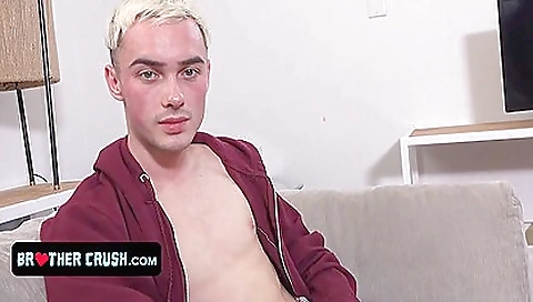 Married guy with her pussy