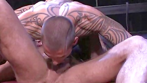 Sexy chick's first time with her pussy