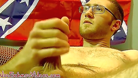 Maria, alex frolsc easingy explan spread on the beach with cum smartphone nasti